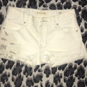 Bull head white shorts